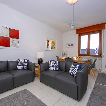 Casa Dei Quadri - Happy Rentals 佩斯基耶拉德加达 外观 照片